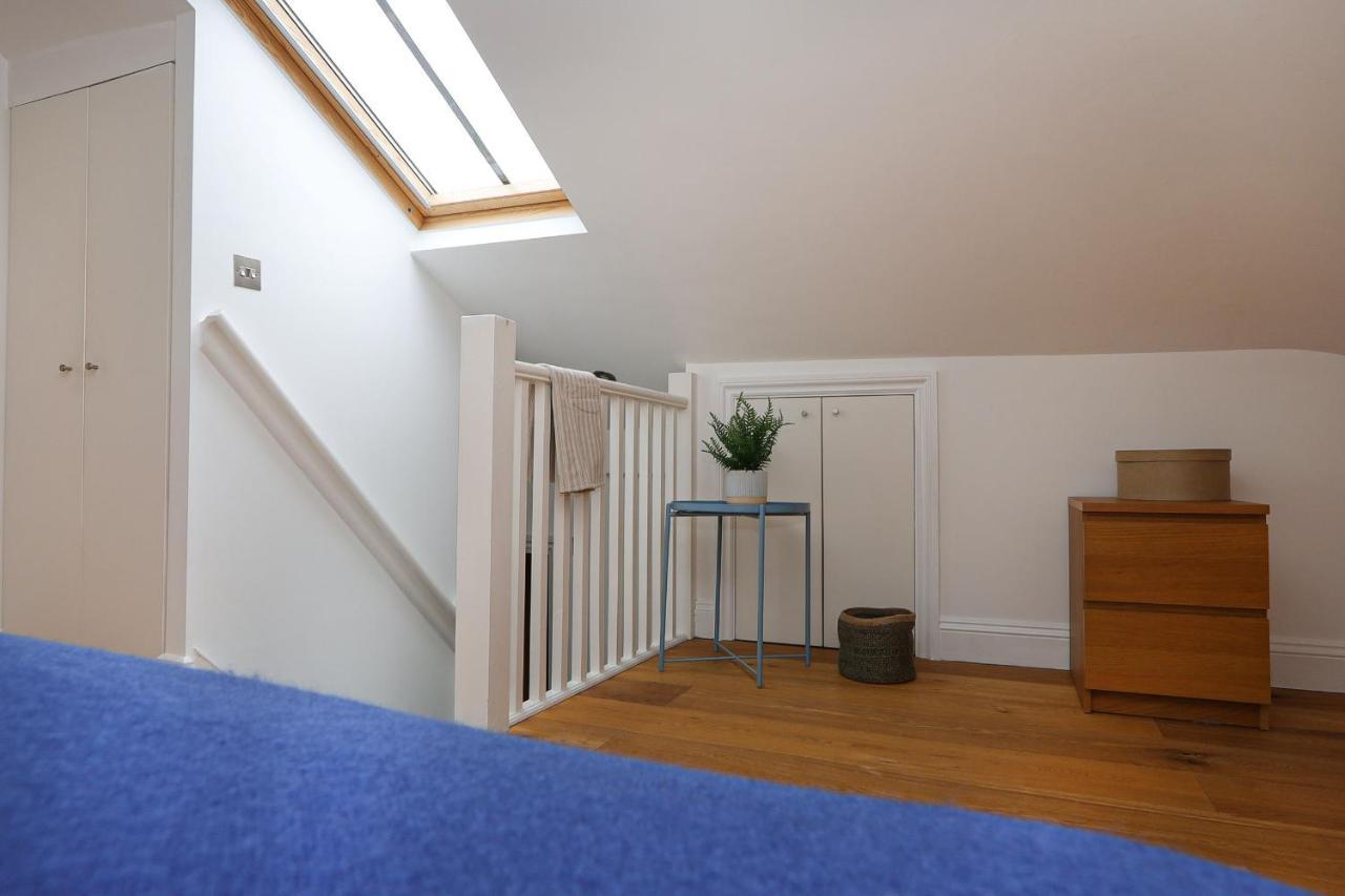 Lägenhet Bright And Modern 2 Bed Flat