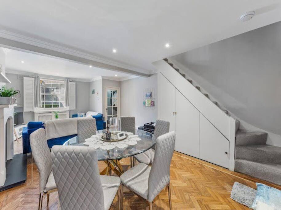 Holiday home Mews House West Ken London