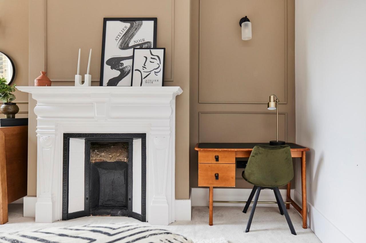 The Elmfield Road Wonder - Dazzling 2bdr Flat Apartment *