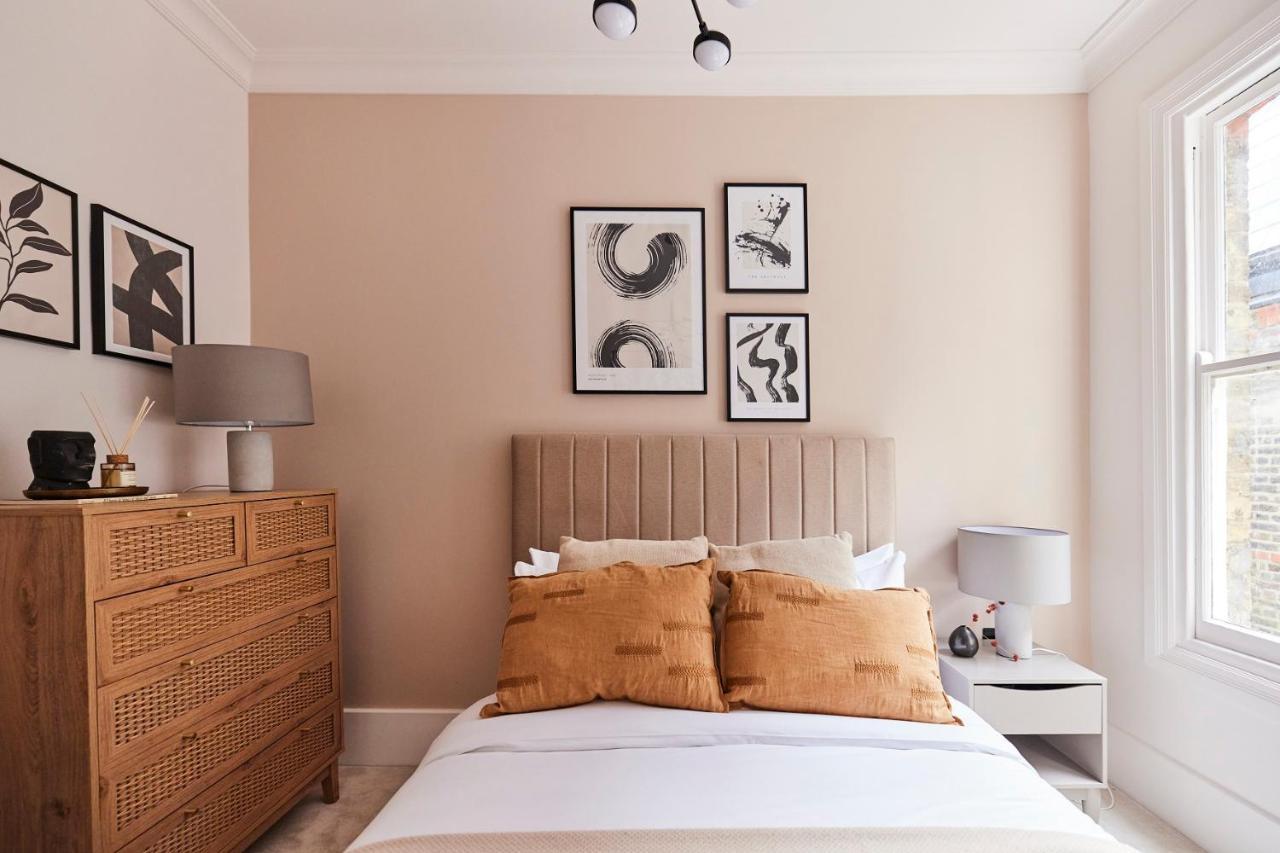 The Elmfield Road Wonder - Dazzling 2bdr Flat London