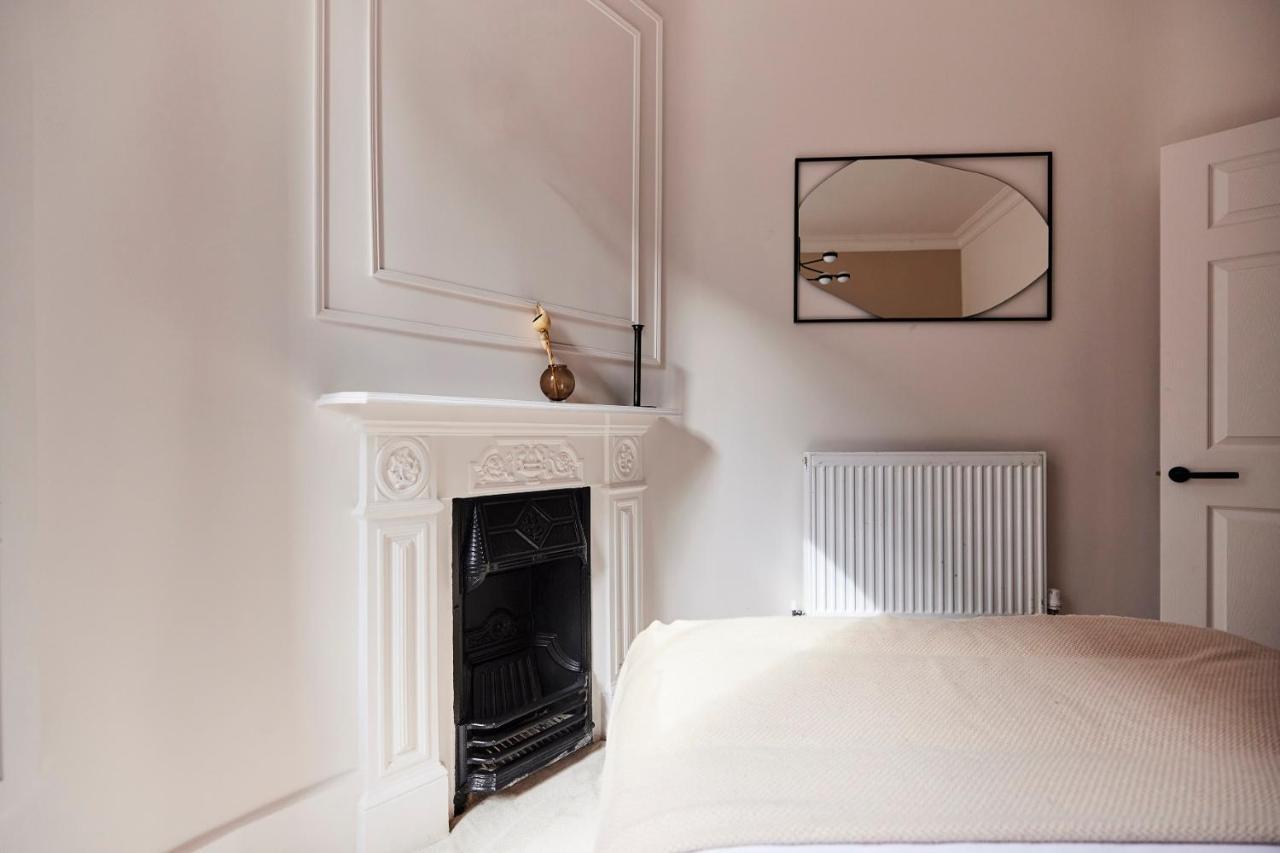 The Elmfield Road Wonder - Dazzling 2bdr Flat Apartment