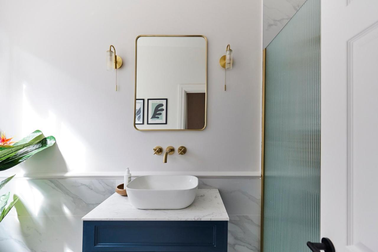 Apartment The Elmfield Road Wonder - Dazzling 2bdr Flat London