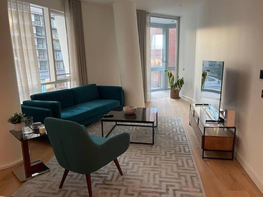 Luxury With Ac By The River Apartment