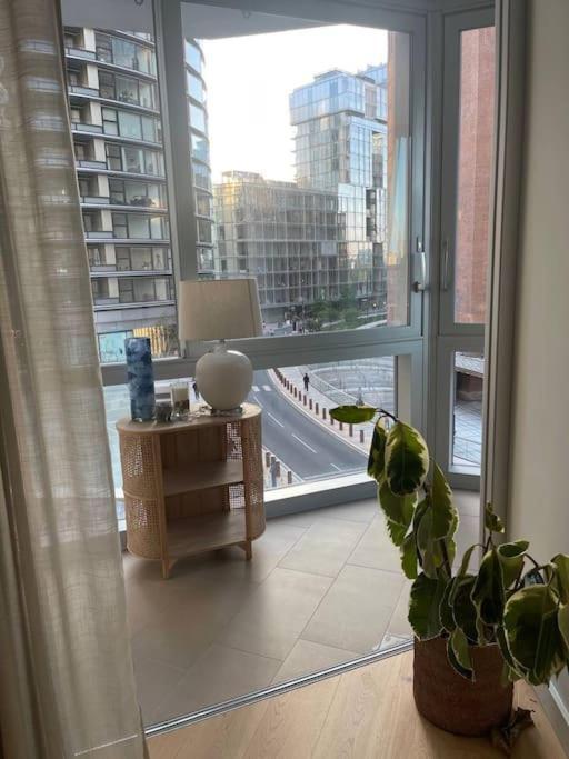 Luxury With Ac By The River London