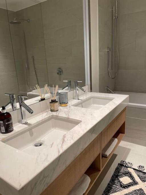 Apartment Luxury With Ac By The River London