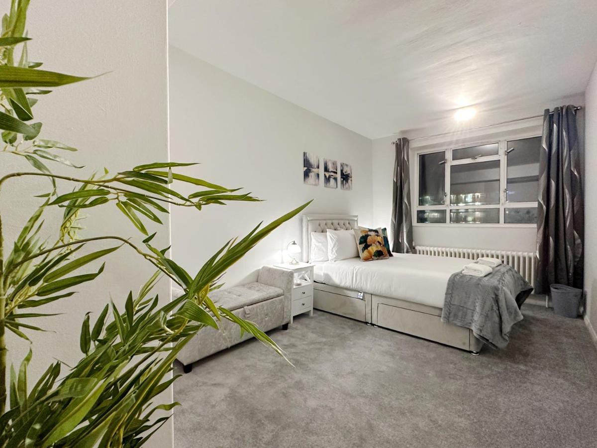 Appartement Zoey Place Near Thames River - 2 Double Beds, 1 Single Bed, Spacious, Ideal For Families