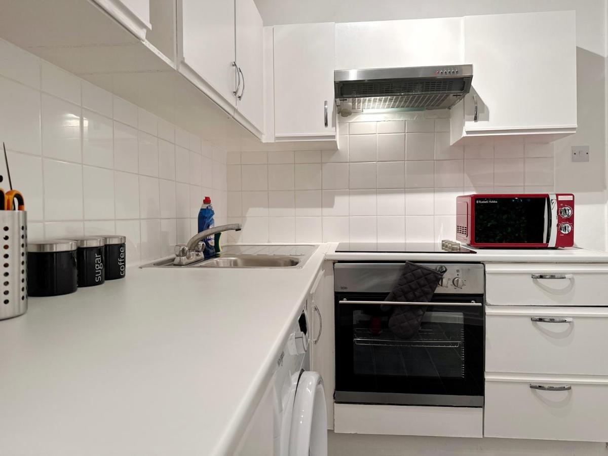Appartement Zoey Place Near Thames River - 2 Double Beds, 1 Single Bed, Spacious, Ideal For Families *