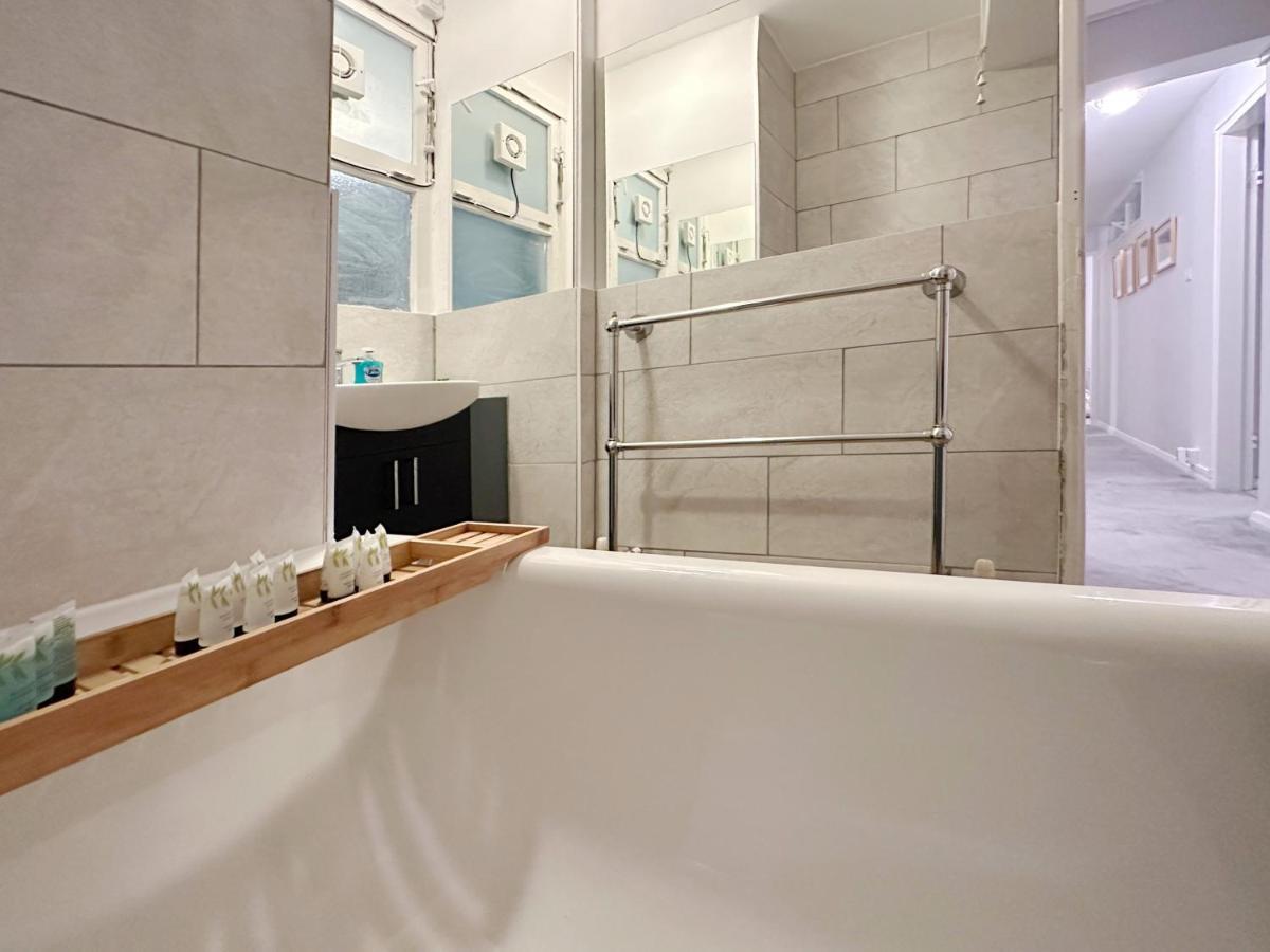 Appartement Zoey Place Near Thames River - 2 Double Beds, 1 Single Bed, Spacious, Ideal For Families *