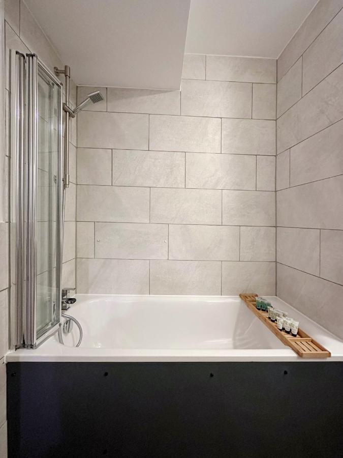 Appartement Zoey Place Near Thames River - 2 Double Beds, 1 Single Bed, Spacious, Ideal For Families Londen