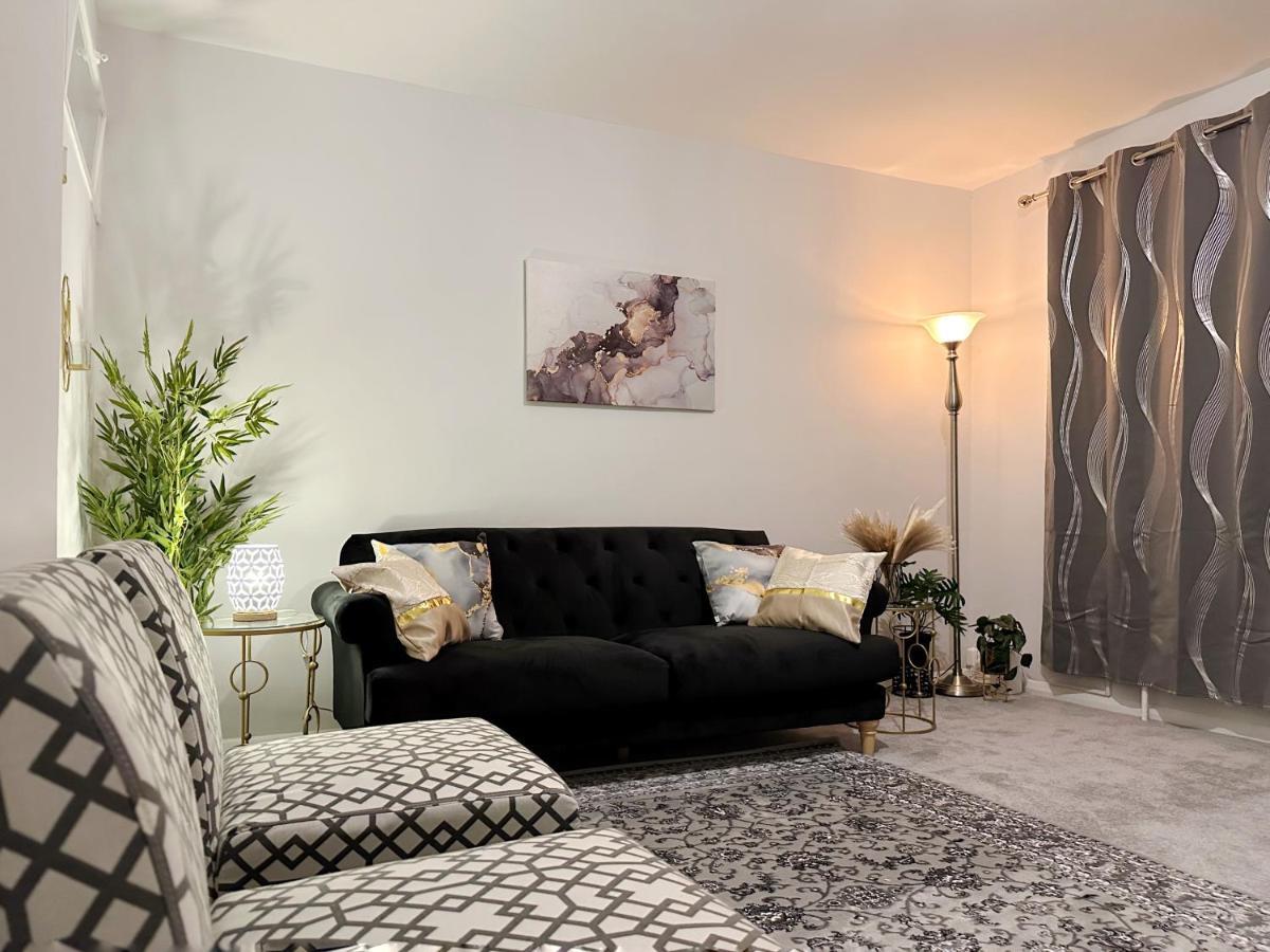 Zoey Place Near Thames River - 2 Double Beds, 1 Single Bed, Spacious, Ideal For Families Appartement Londen