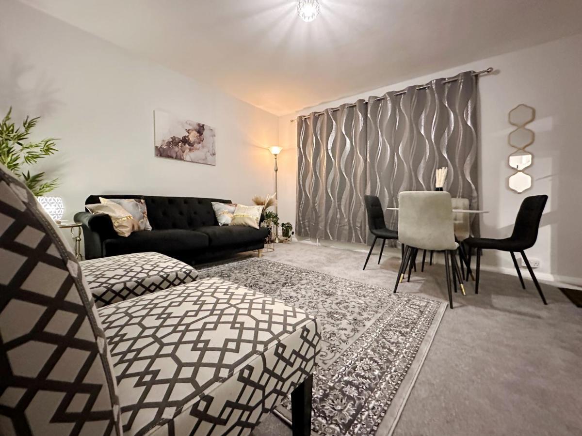Zoey Place Near Thames River - 2 Double Beds, 1 Single Bed, Spacious, Ideal For Families Appartement *
