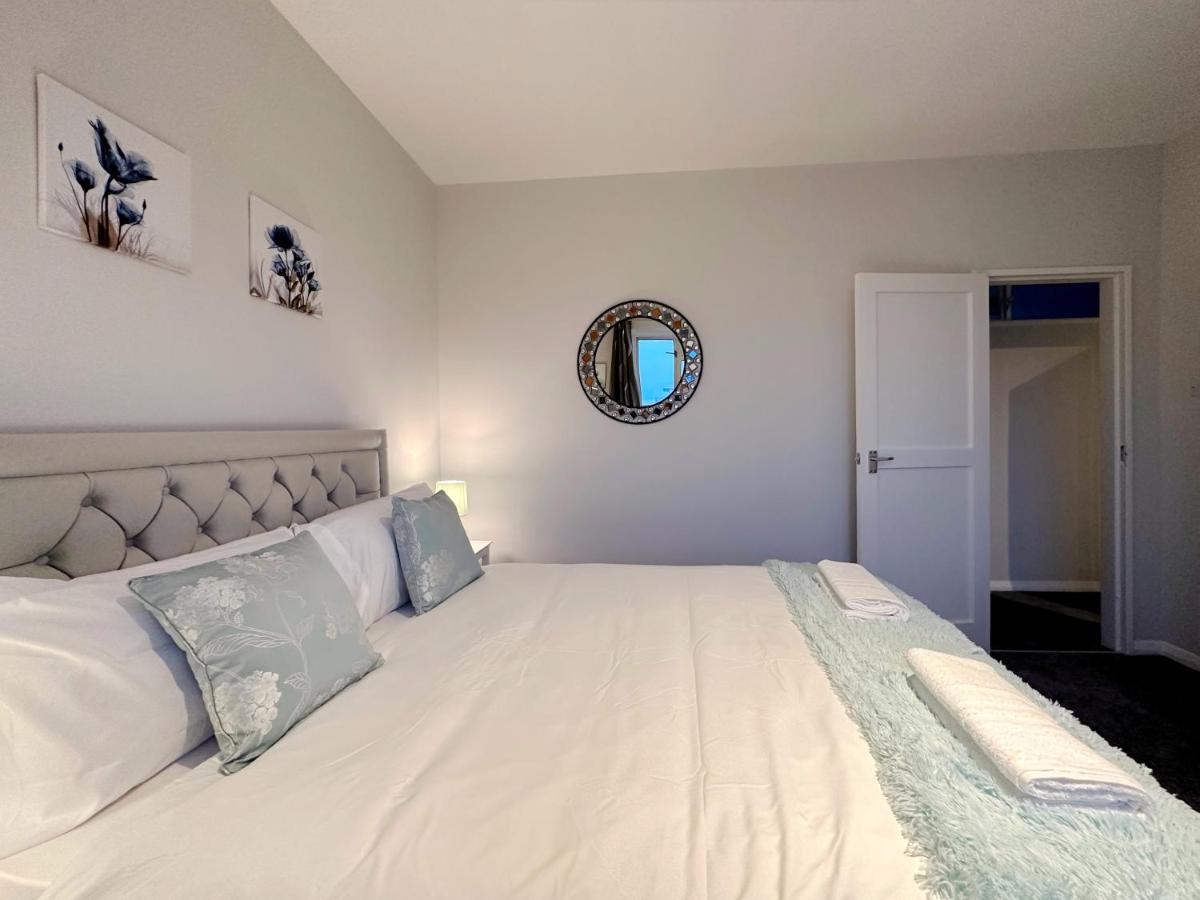 Appartement Zoey Place Near Thames River - 2 Double Beds, 1 Single Bed, Spacious, Ideal For Families Londen