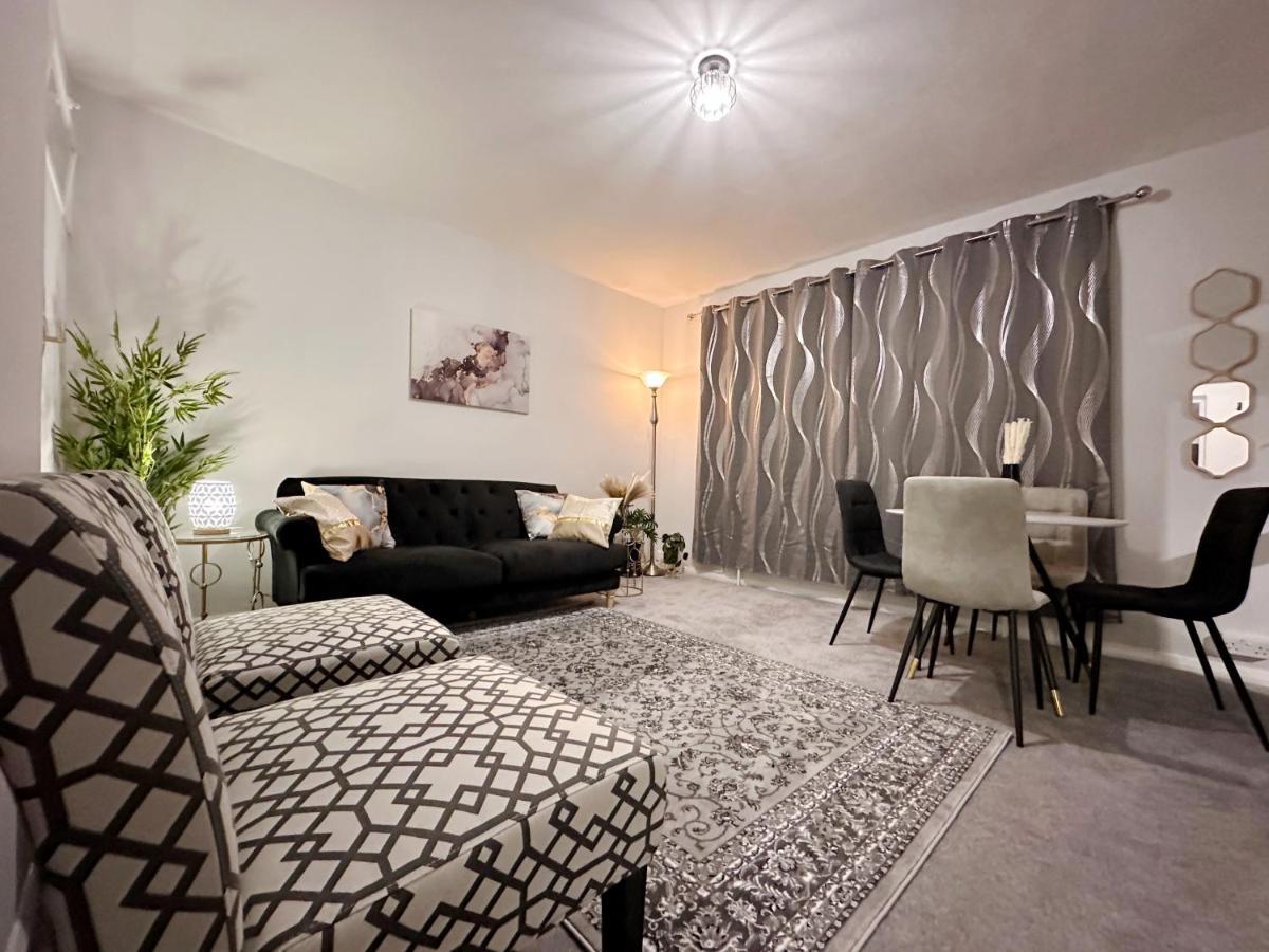 Zoey Place Near Thames River - 2 Double Beds, 1 Single Bed, Spacious, Ideal For Families Appartement