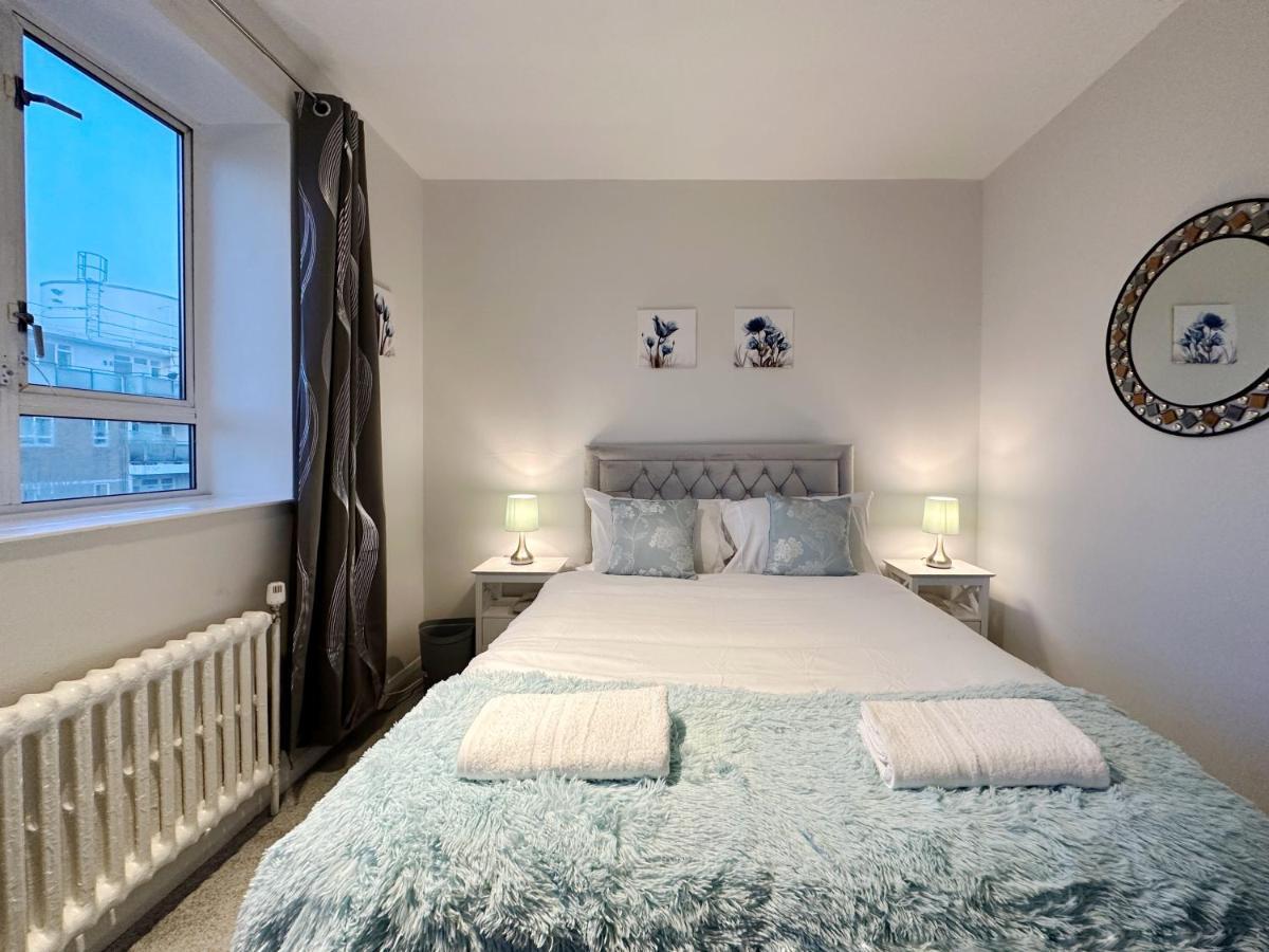 Appartement Zoey Place Near Thames River - 2 Double Beds, 1 Single Bed, Spacious, Ideal For Families *
