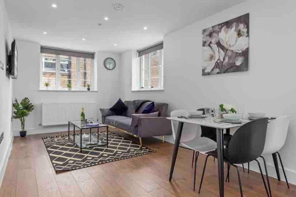 Cozy Flat Near Eye/ Victoria / Vauxhall Lägenhet