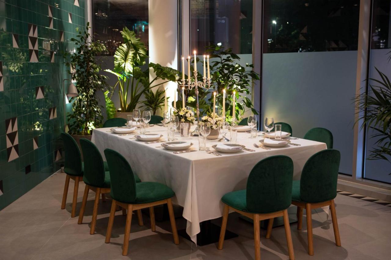 - Whitechapel By Ihg Hotell 4*