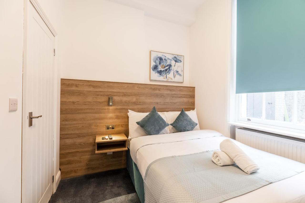 The Chapter - Griffin House Hotell 3*