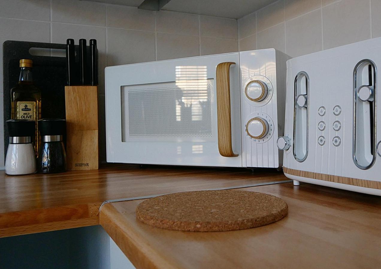 East House Near Tube With Parking Semesterbostad London
