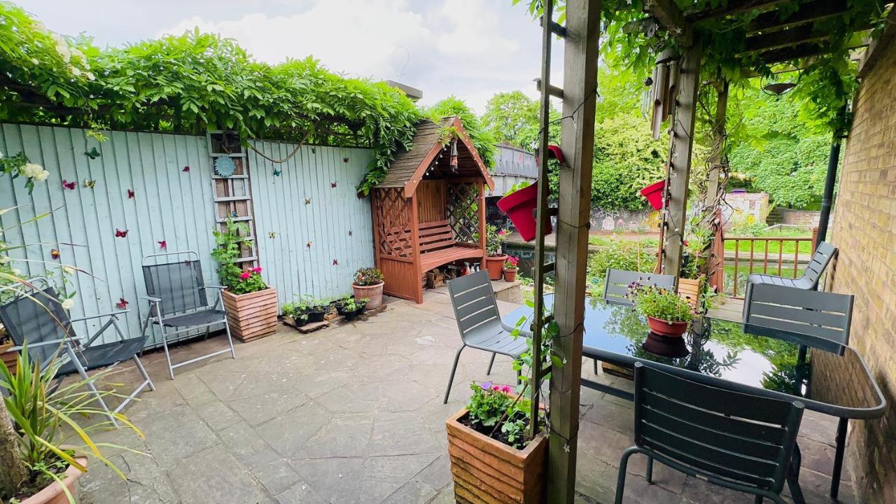 Amazing Location - Of London- 2 Bedroom Stunning Canal View House With Private Garden,parking & Balcony Appartamento