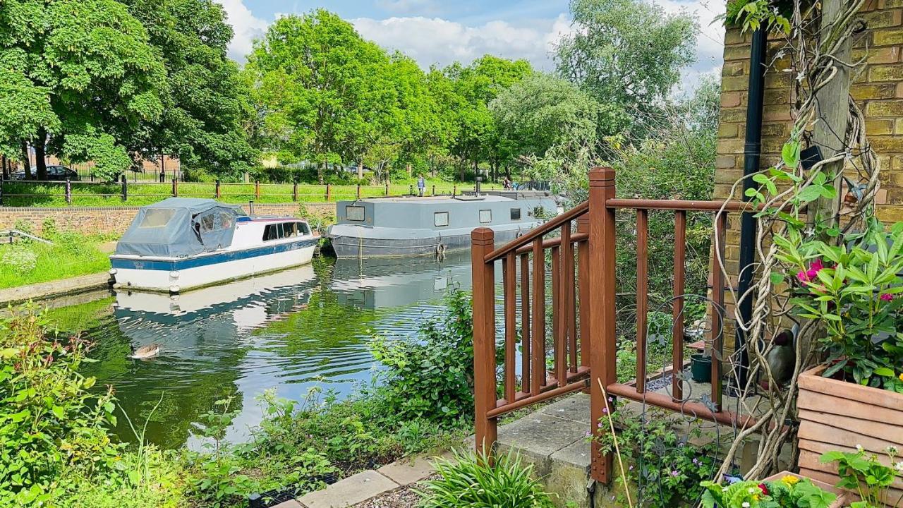 Amazing Location - Of London- 2 Bedroom Stunning Canal View House With Private Garden,parking & Balcony Londra