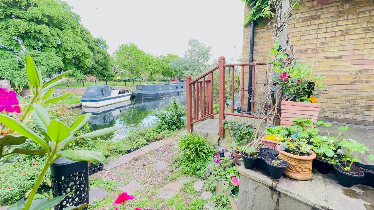 Appartamento Amazing Location - Of London- 2 Bedroom Stunning Canal View House With Private Garden,parking & Balcony Londra