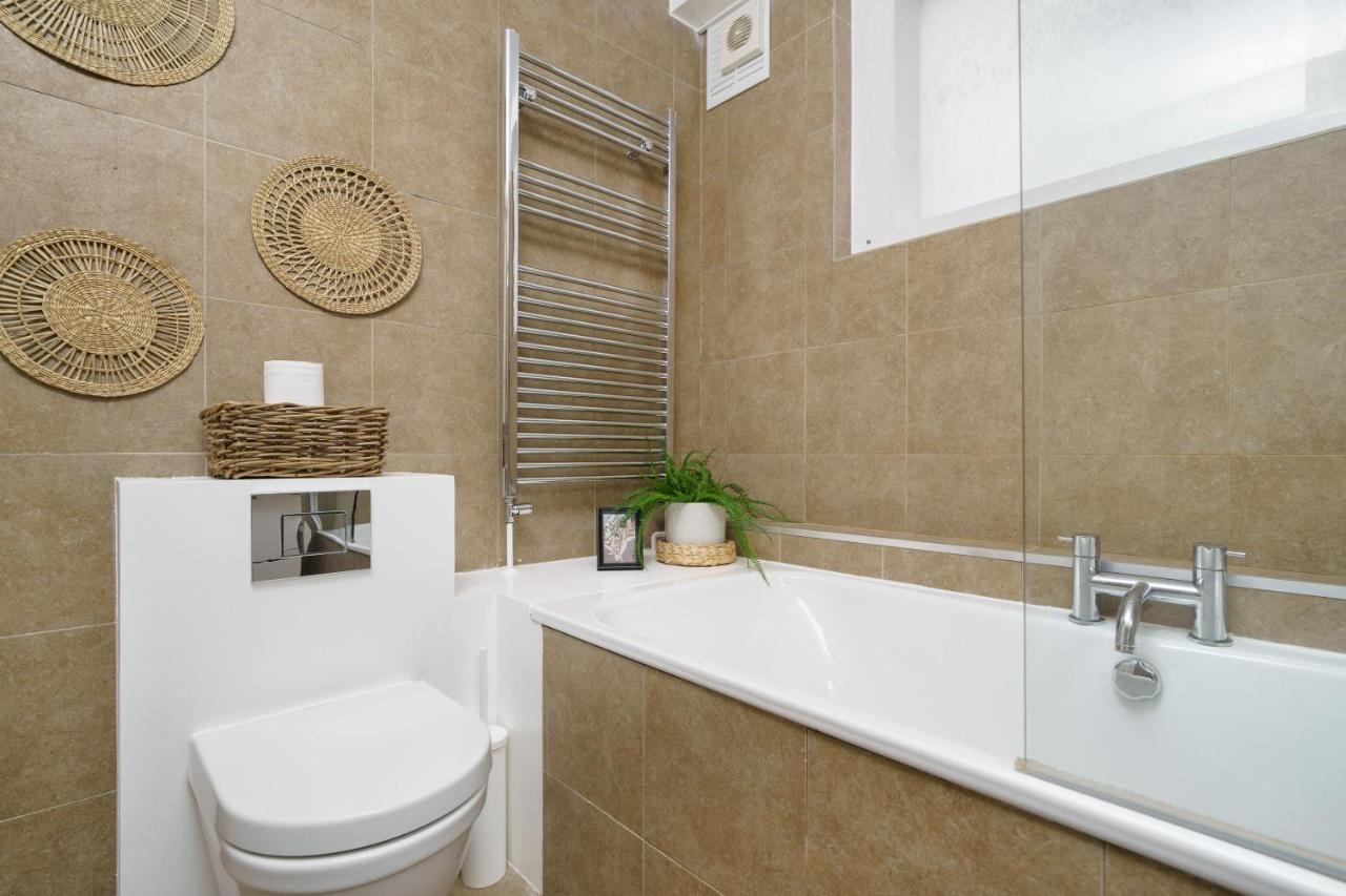 Lejlighed Huge & 3 Bedr, 4 Beds, Covent Gdn *