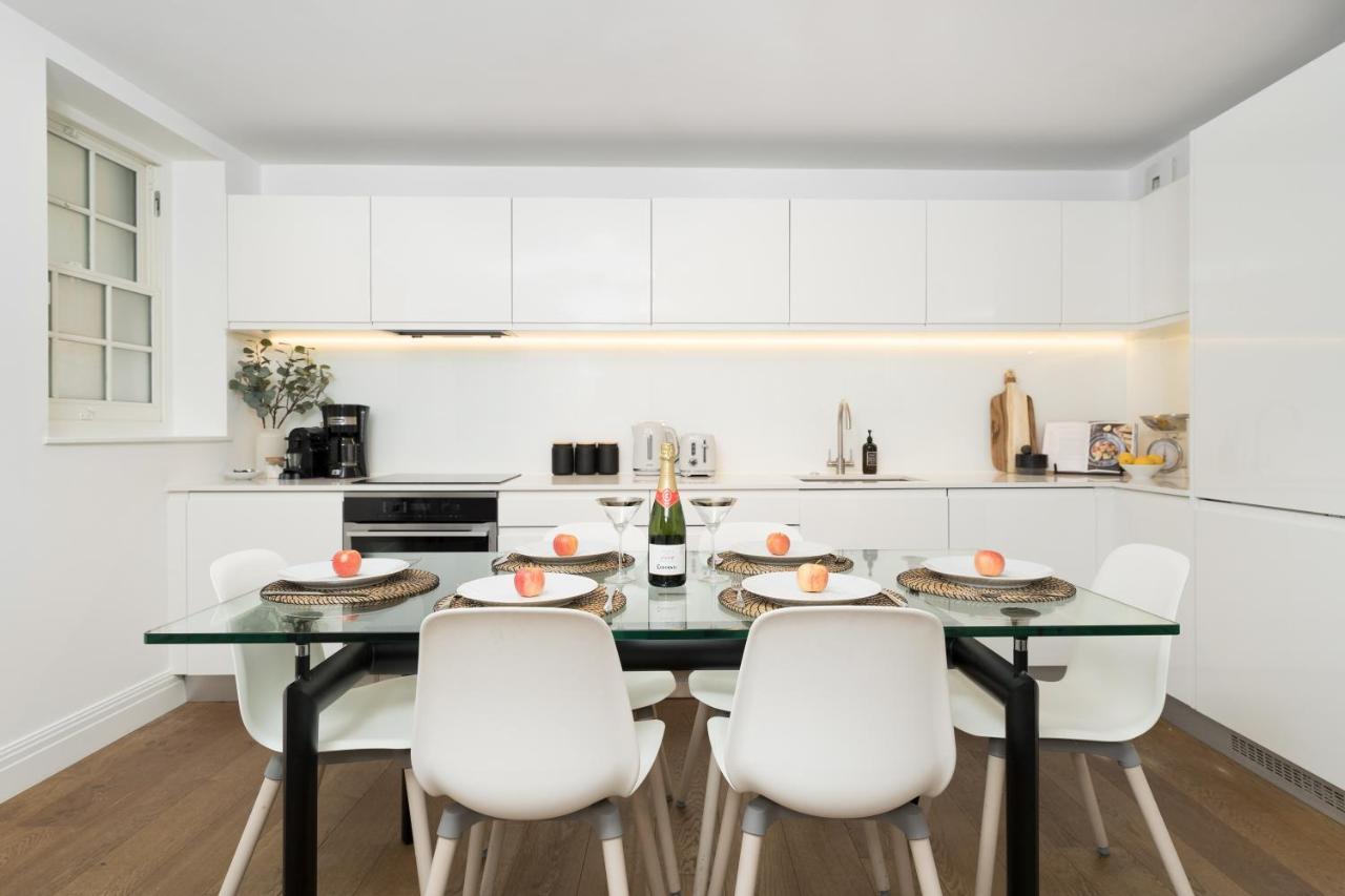 Aircon 2 Bedr, 3 Beds, 2 Bath Covent Garden, Subway Lägenhet London