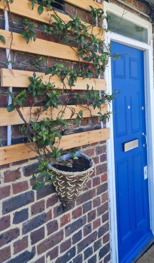 Stylish & Cozy 2-bedroom Flat In Hoxton & Shoreditch Lejlighed London