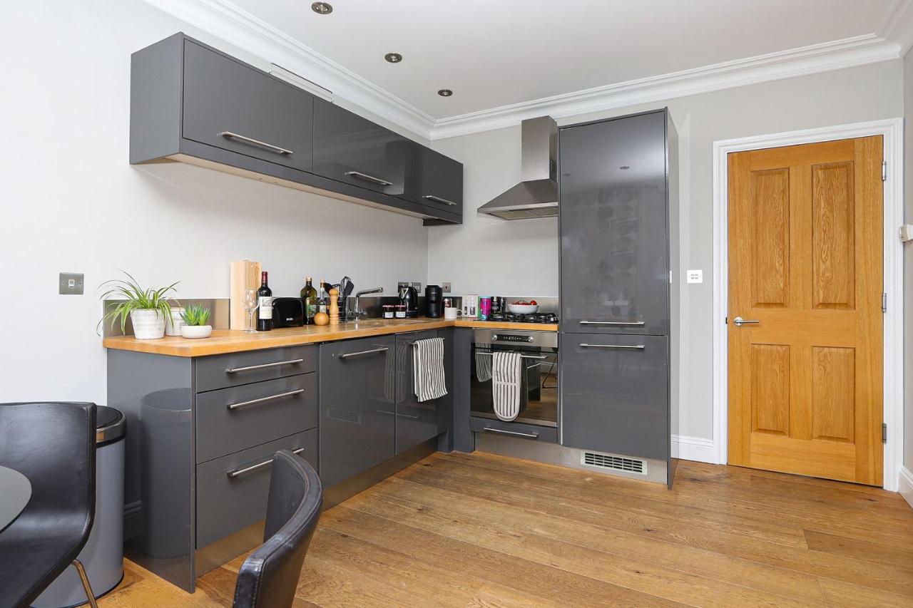 Lejlighed Bright And Modern 2 Bed Flat London