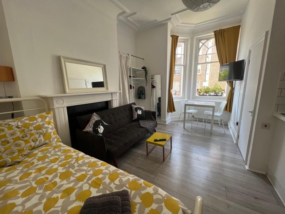 Apartment Glenmore London