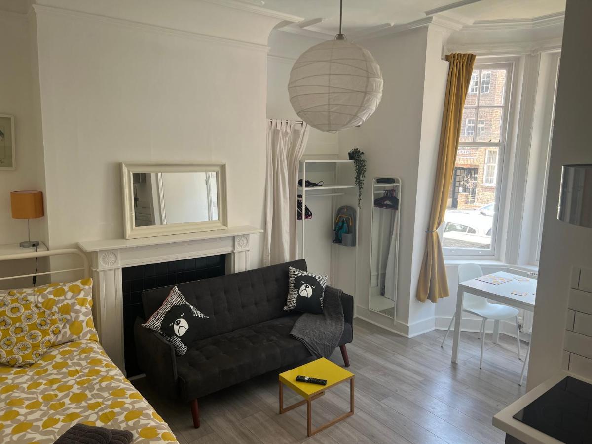 Apartment Glenmore London