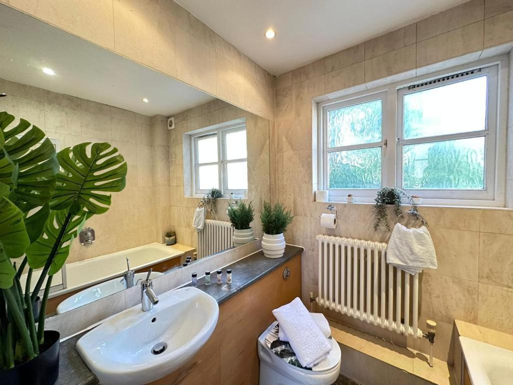 Apartment Goldhurst 3 Bedroom Flat London