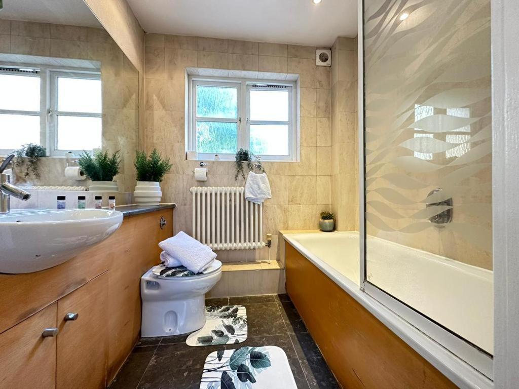 Goldhurst 3 Bedroom Flat Apartment *