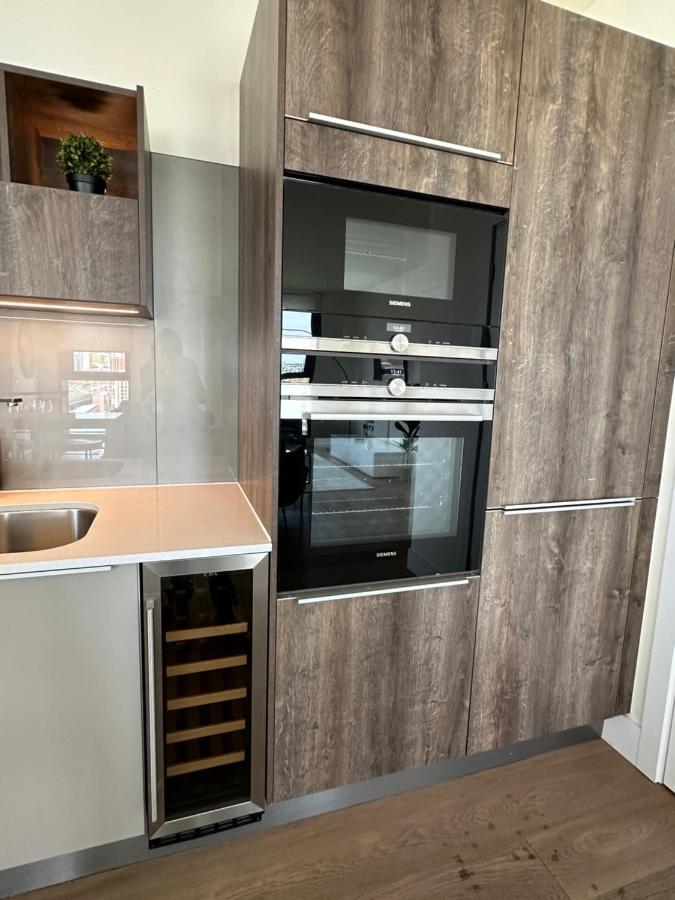 Lejlighed 3 Bedroom Penthouse With Private Terrace, Battersea, Nine Elms