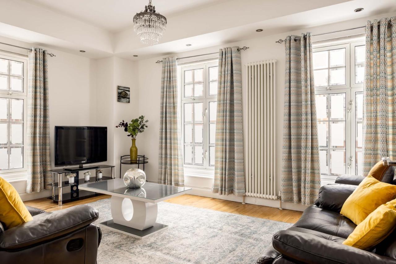 Park Street Mayfair apartments * London