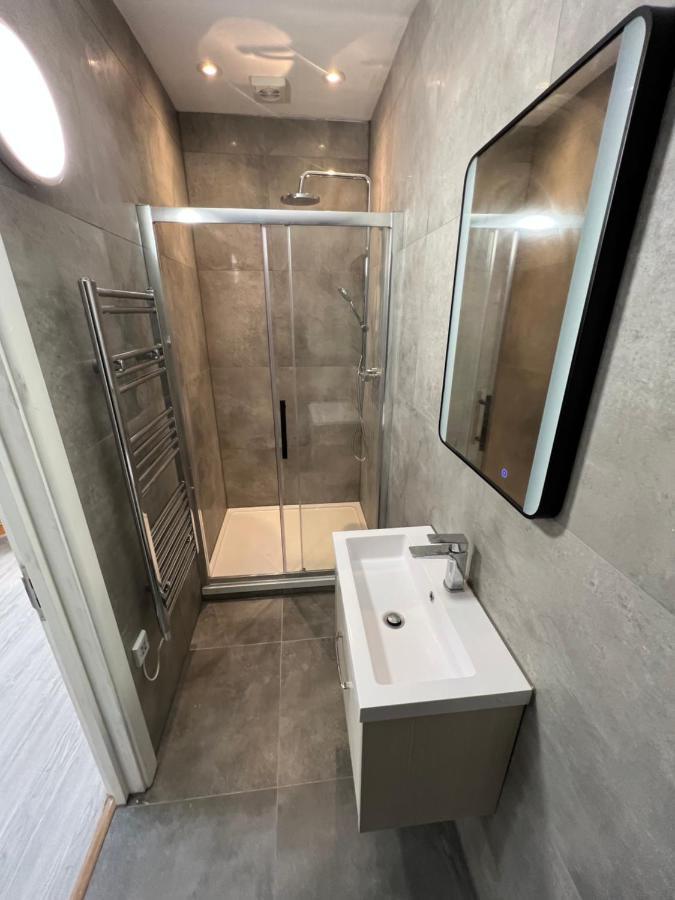 Double With En Brand New Privat overnatting *