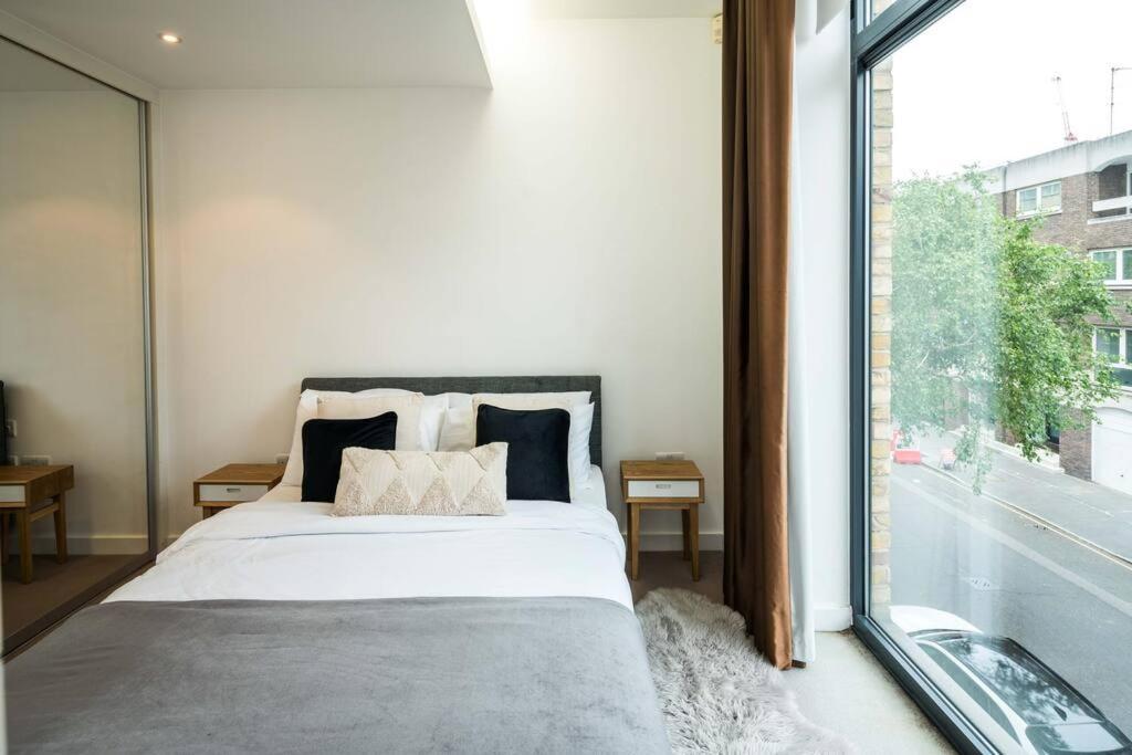Chic And Spacious Flat Near Bond Street Lejlighed