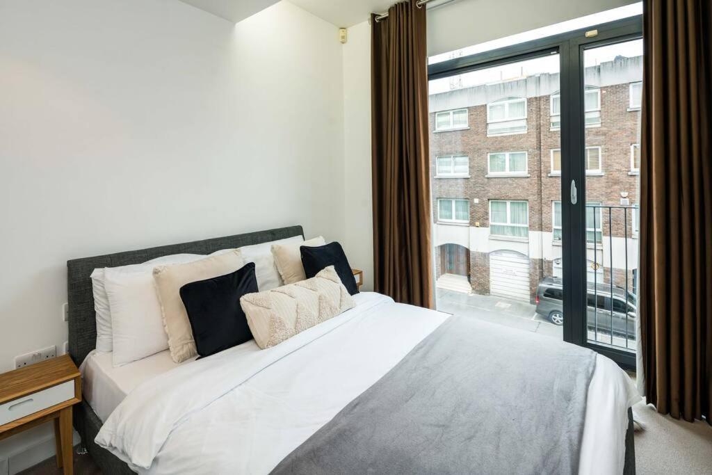 Chic And Spacious Flat Near Bond Street Lejlighed *