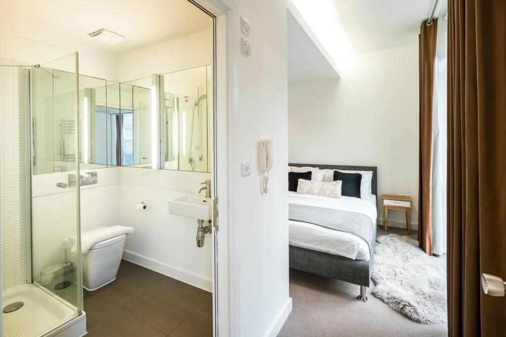 Chic And Spacious Flat Near Bond Street Lejlighed