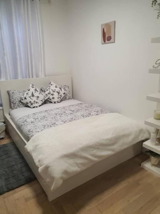 Leilighet 2 Bedroom Flat In Vauxhall, London