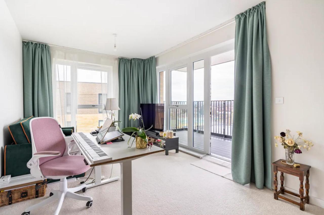 Sunny Luxury Skyline Flat Near Alexandra Palace, Tottenham Stadium & Drumsheds Appartamento Londra