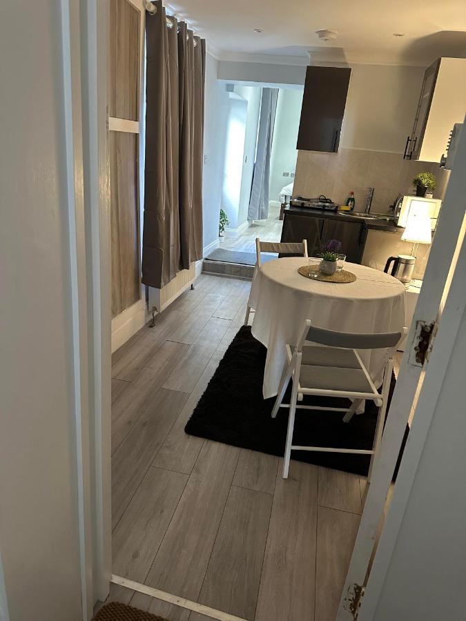 Appartement Charming 1-bed In 8 *