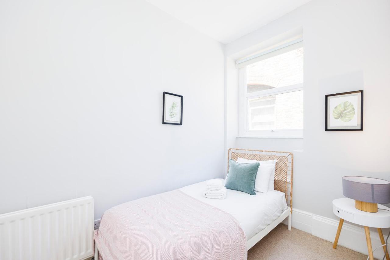 Welcomestay Colliers Wood Two Bed - Away From Londen