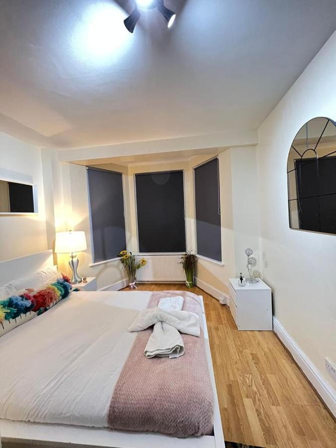 Comfy 2 Bedroom Flat Edgware Road Londen