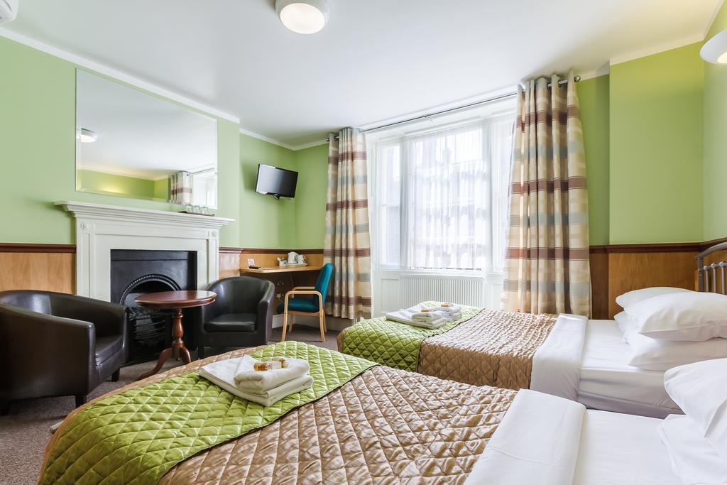 Gower House Hotell 3*