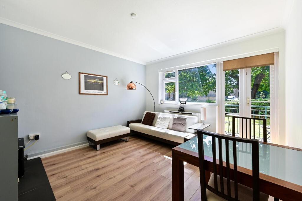 Apartment 29 Smithwood Close *