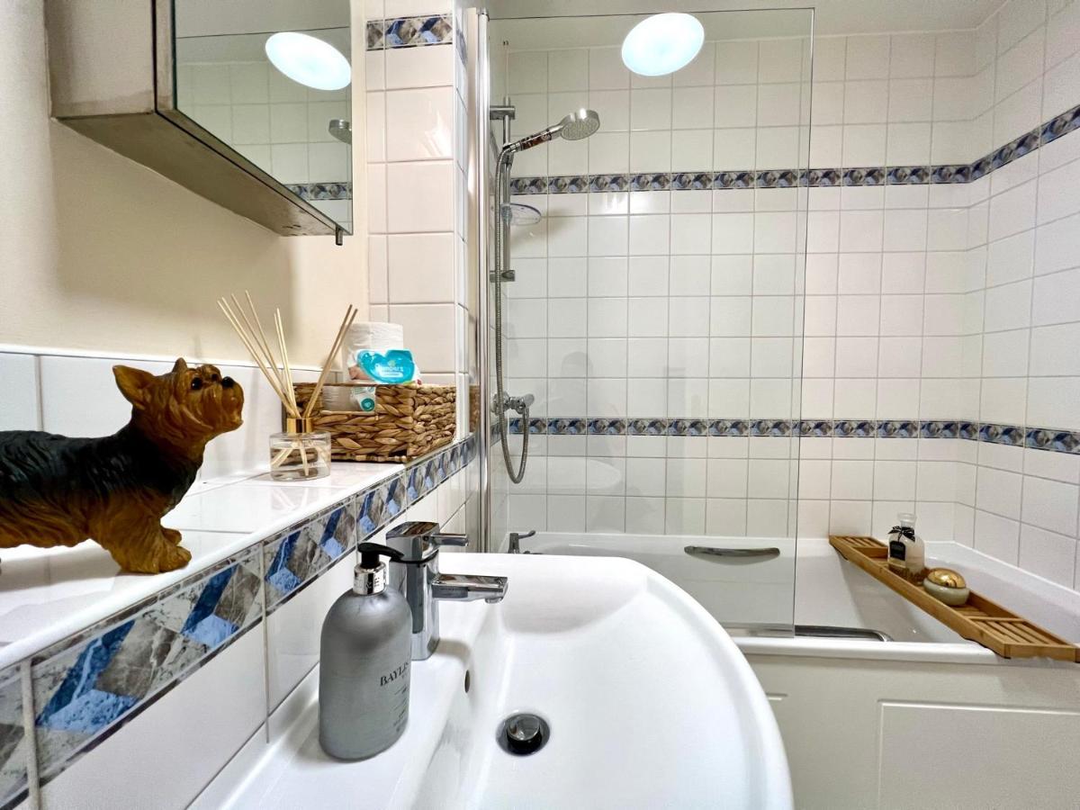 Lägenhet Best Deal - 1bed In Canary Wharf With Parking London