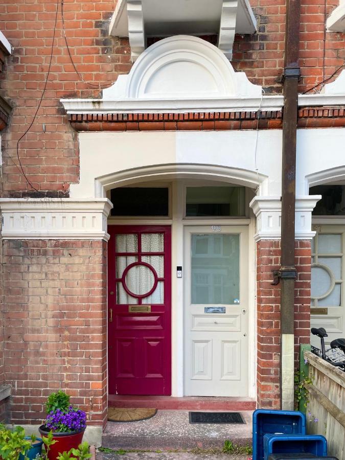 In Chiswick Homefields Apartment *