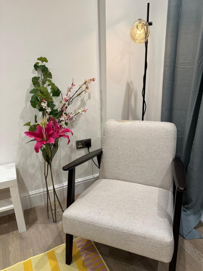 Apartment Brilliant Private Bedroom & En-suite In New Flat -1a August House London