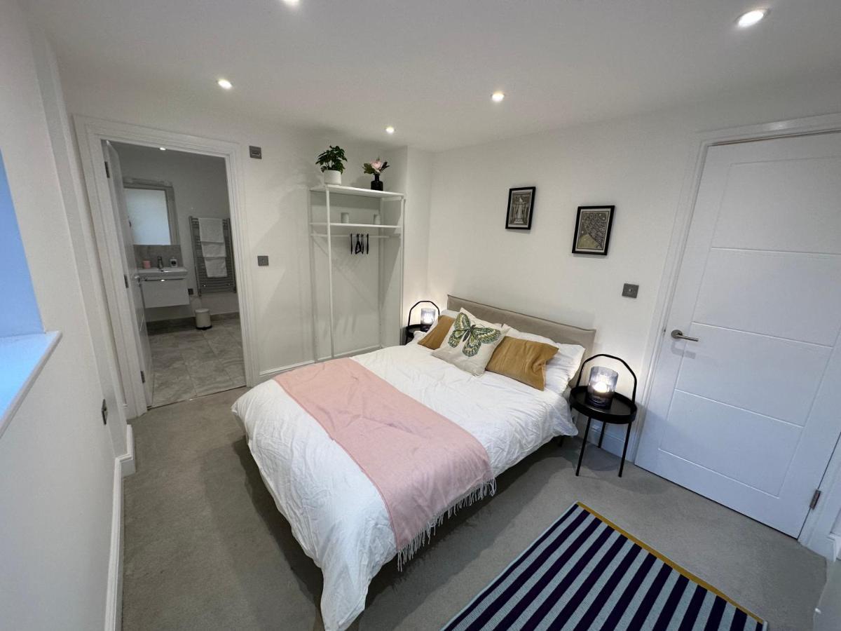 Brilliant Private Bedroom & En-suite In New Flat -1a August House Apartment London